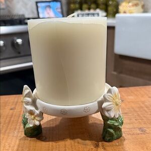 Floral Candle Holder with Cream Candle